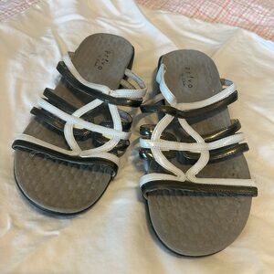 Clarks, Privo Keana sandals size 10
